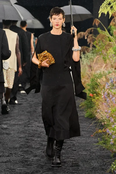 Look 30